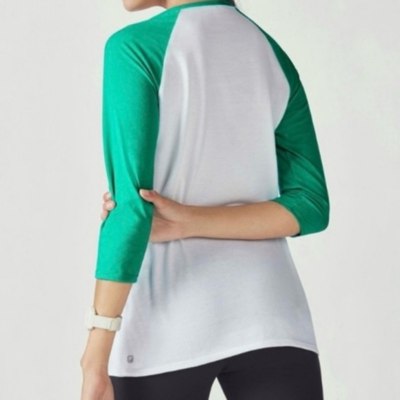 NWT Fabletics Womens Demi Lovato Raglan 3/4 Baseball Tee Green White Size Small - Picture 4 of 9